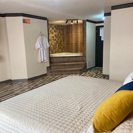 Hostal Guayllabamba Quito Exterior foto